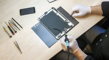 Не включается и не заряжается планшет